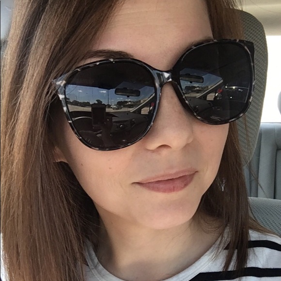 Profile Picture of Erica Hipps (@ericahipps) on Poshmark