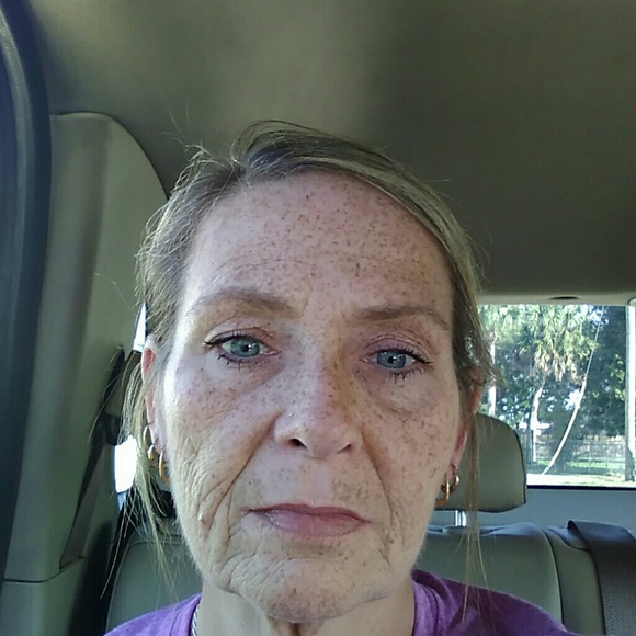 Profile Picture of Robin Widing (@robinw51) on Poshmark