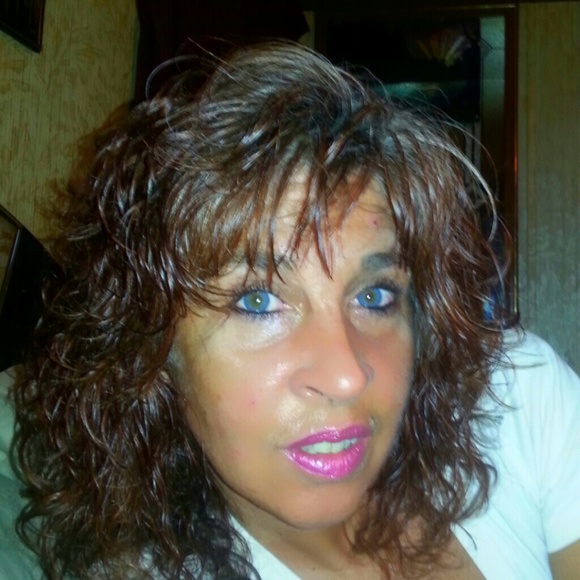 Profile Picture of Shawn Chandler (@shawniechandler) on Poshmark