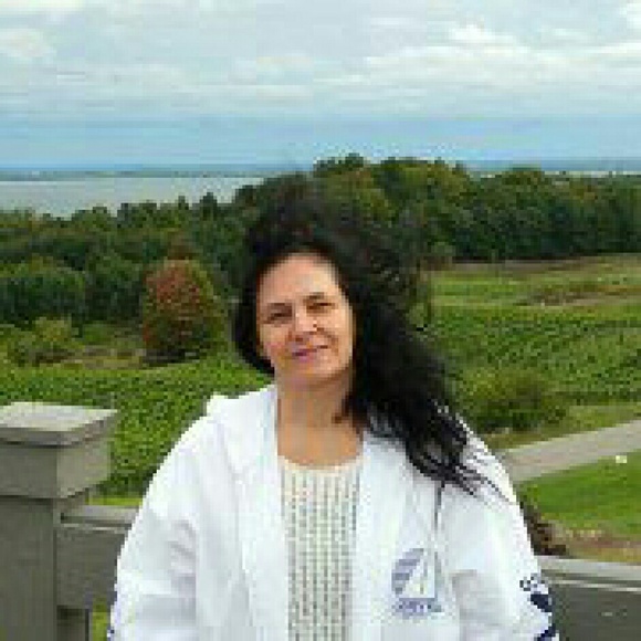 Profile Picture of Penny Ropp (@pennyropp) on Poshmark