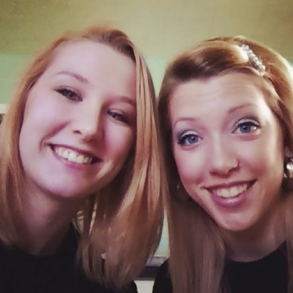 Profile Picture of Rebecca Neddermeyer (@beccanedd) on Poshmark