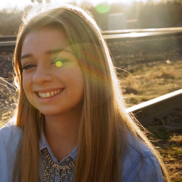 Profile Picture of Sam Chaney (@15chaneys) on Poshmark