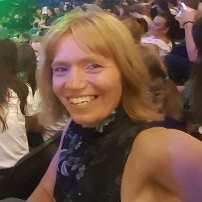 Profile Picture of Jenny Robinson (@jenav75) on Twitter