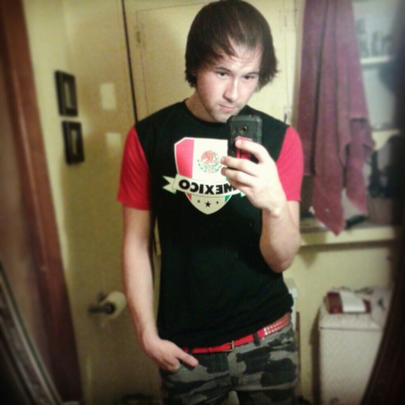 Profile Picture of Jeremy Mckenzie (@mcknzjrmy) on Poshmark