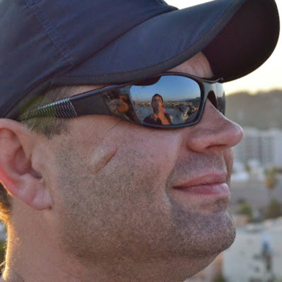 Profile Picture of Nikola Mikulinas (@kolia133) on Poshmark