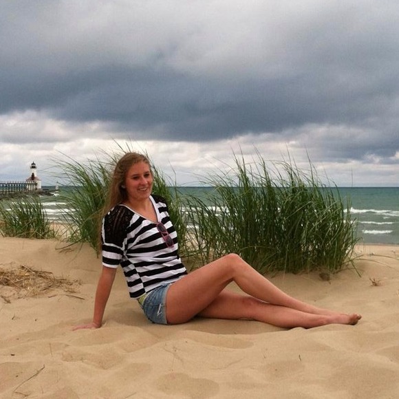 Profile Picture of Katie Lafferty (@klaff014) on Poshmark