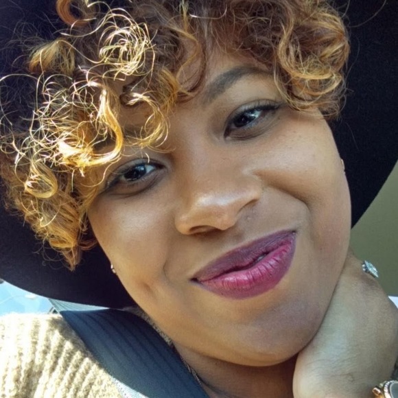 Profile Picture of Pauline Hemphill (@pmilli12) on Poshmark