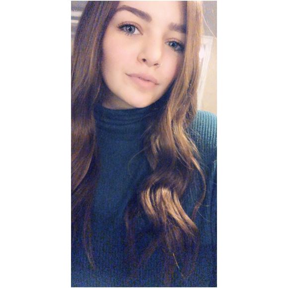 Profile Picture of Georgina Breihof (@ginab0901) on Poshmark