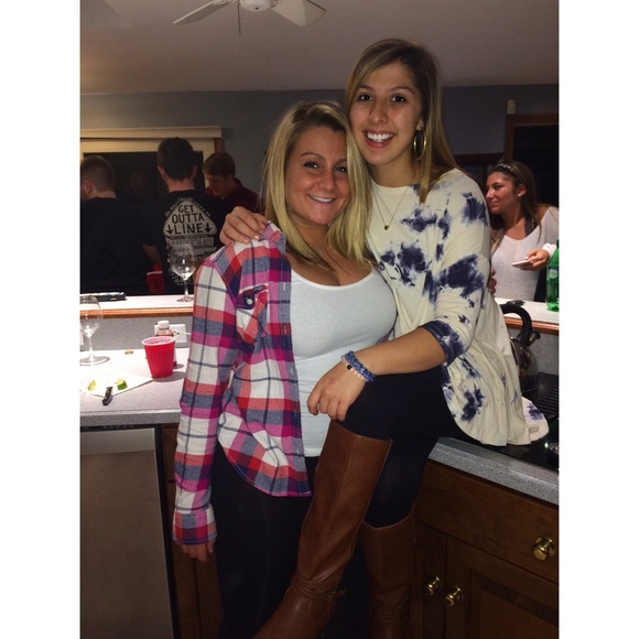 Profile Picture of Haley Mineo (@haleymineo) on Poshmark