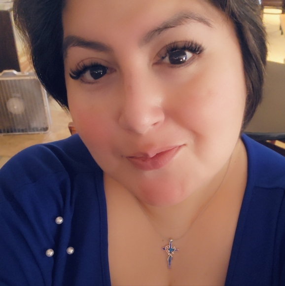 Profile Picture of Alice Hemsley (@celiahemsley) on Poshmark