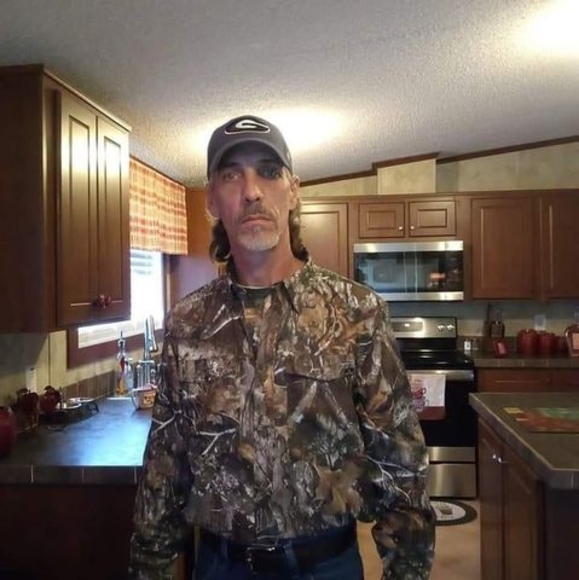 Profile Picture of Joel Manning (@joelmanning2008) on Poshmark