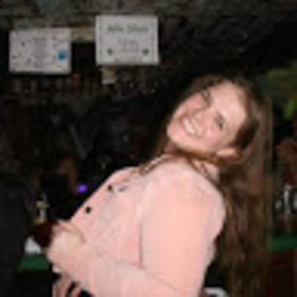 Profile Picture of Sandra Mclaughlin (@smile4lifesnm) on Poshmark
