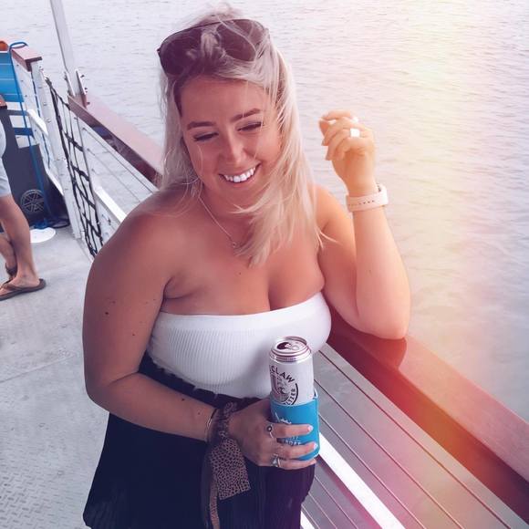 Profile Picture of Samantha Iannarilli (@siannarilli) on Poshmark