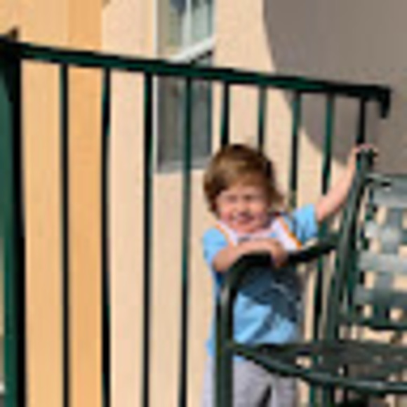 Profile Picture of Matt Fridman (@matt_fridman) on Poshmark