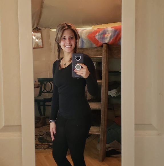 Profile Picture of Kara Berardicurti (@karaab) on Poshmark