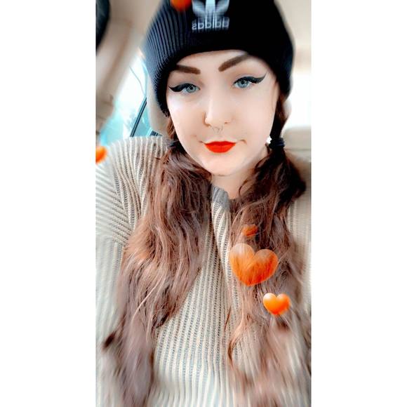 Profile Picture of Kelsey Kallmyer (@kelseyidk) on Poshmark