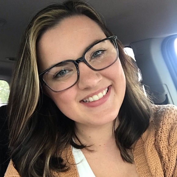 Profile Picture of Alex Fitzpatrick (@aculeton) on Poshmark