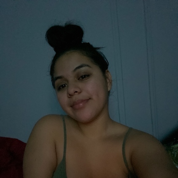 Profile Picture of Katherine Cortez (@kat0899) on Poshmark