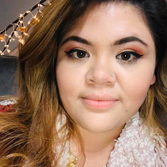 Profile Picture of Lily Escobar (@lilyramirez716) on Poshmark