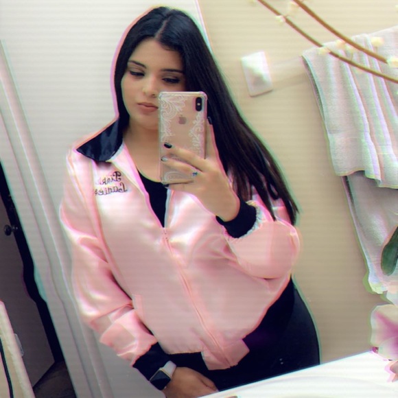 Profile Picture of Isabel Ordaz (@isabelordaz12) on Poshmark