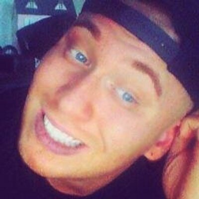Profile Picture of Grundy Boiii (@Andrew22grundy) on Twitter