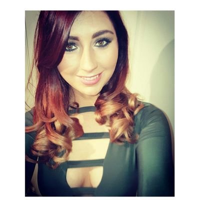 Profile Picture of Faye Davies (@@_FayeDavies) on Twitter