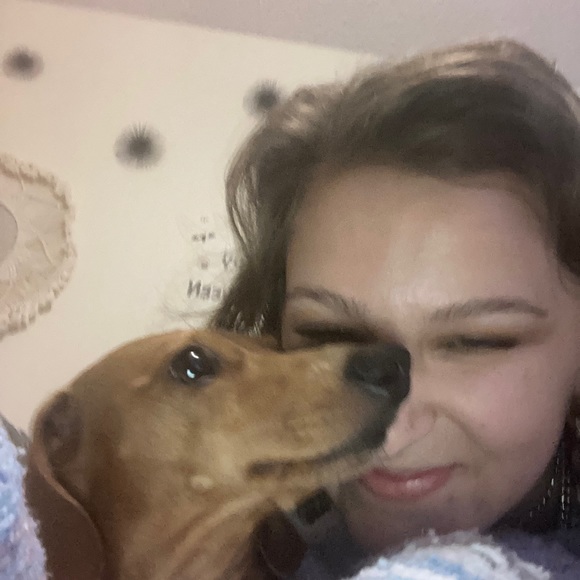 Profile Picture of Makenzie Garbert (@makkkyg) on Poshmark