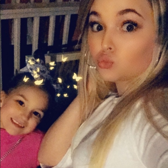 Profile Picture of Tori Parrish (@torijean1120) on Poshmark