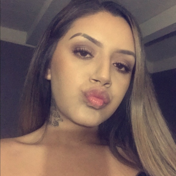 Profile Picture of Stephanie Caldera (@titi420) on Poshmark