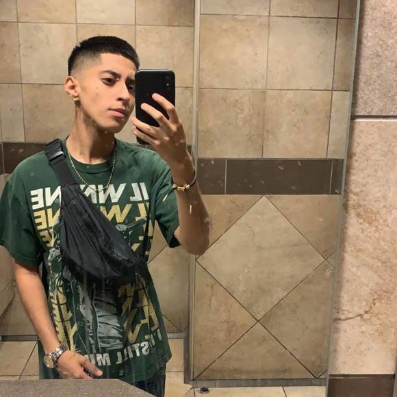 Profile Picture of Tommy Orosco (@tomgomez0319) on Poshmark