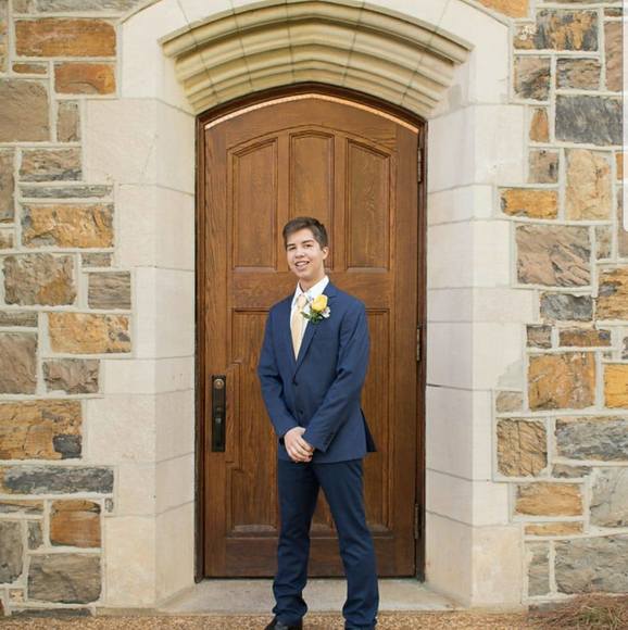 Profile Picture of David Bigger (@davidbigger) on Poshmark