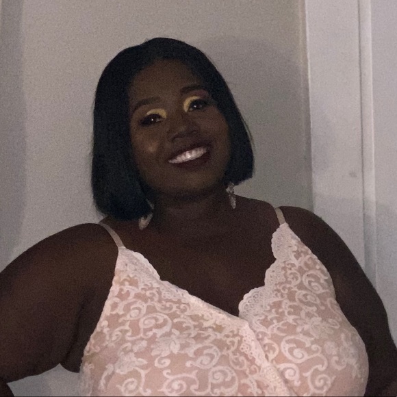 Aspen Brooks - Poshmark Profile Picture of Aspen Brooks (@aspenbrooks870) on Poshmark