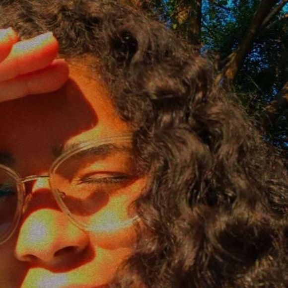 Profile Picture of Iane Silva (@ianesilva) on Poshmark