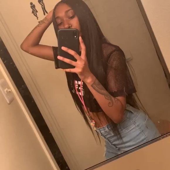 Profile Picture of Iman Adderly (@iman_adderly) on Poshmark