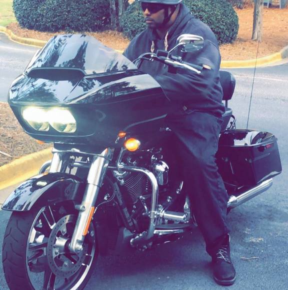 Profile Picture of Jon David (@jondavid648) on Poshmark