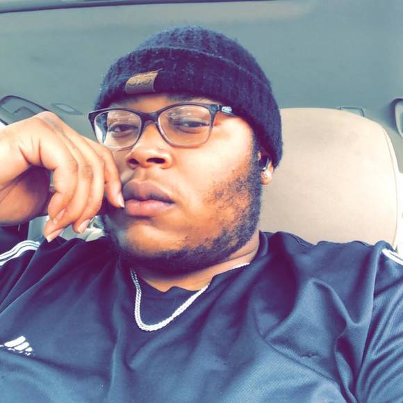 Profile Picture of Darrell Ashley (@darrell_50) on Poshmark