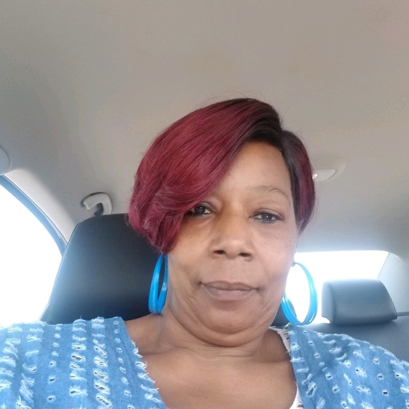 Profile Picture of Barbara Williams (@barbaraw64) on Poshmark