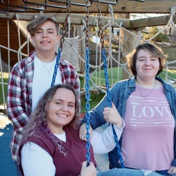 Profile Picture of Lara Reed (@lmreed68) on Poshmark