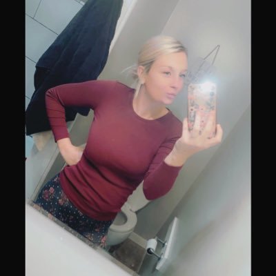 Profile Picture of Gabrielle Bates (@gabriel06119992) on Twitter