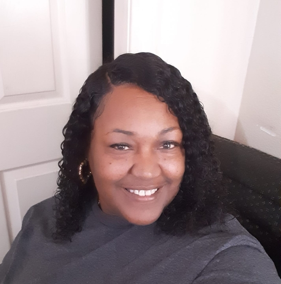 Profile Picture of Jackie Hymes (@jackiehymes) on Poshmark