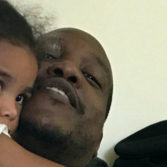 Profile Picture of Brian Ben (@muzaleni) on Poshmark