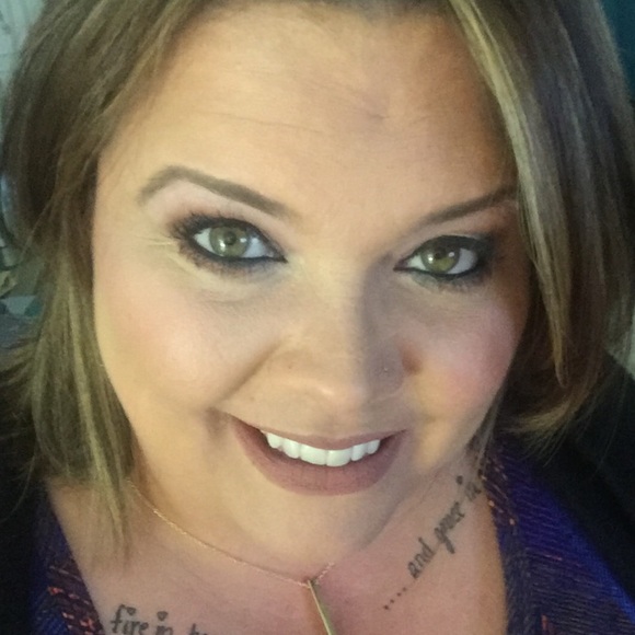 Profile Picture of Amy Pelfrey (@amypelfrey) on Poshmark