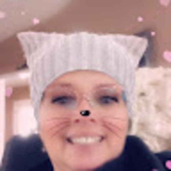 Profile Picture of Shelly Mclean (@shellymclean67) on Poshmark