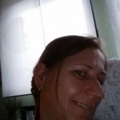 Profile Picture of Simone Kern (@Klopfer1976) on Twitter