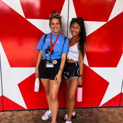 Profile Picture of Haley Loweon Twitter