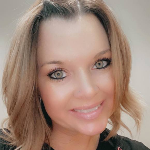 Profile Picture of Michelle Frankenfield (@shellybell77) on Poshmark