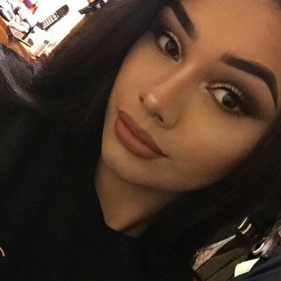 Profile Picture of Alysia Chavez (@amc062014) on Poshmark