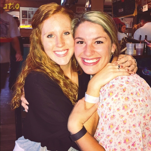 Profile Picture of Emily Pool (@emilypool) on Poshmark