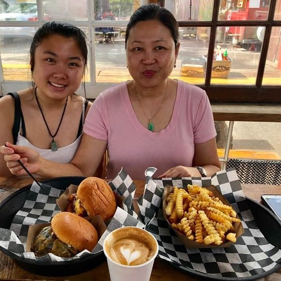 Profile Picture of Ana Taing (@anataing) on Poshmark