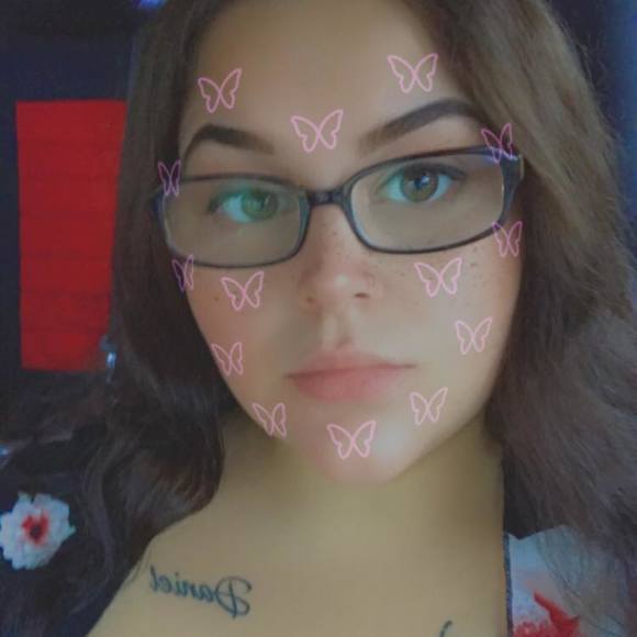Profile Picture of Emily Chaney (@emilychaney548) on Poshmark